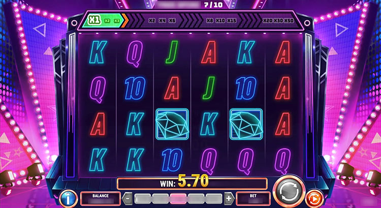 In the freespins, only diamonds and card symbols fall out